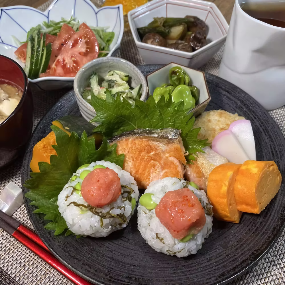Mentaiko Onigiri Plate (Spicy Cod Roe Rice Ball Plate)