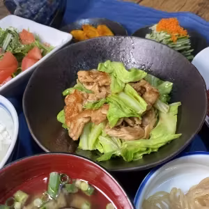 Stir-Fried Thinly Sliced Pork with Spring Cabbage