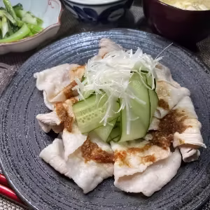Sichuan-style Cold Pork with Garlic Sauce