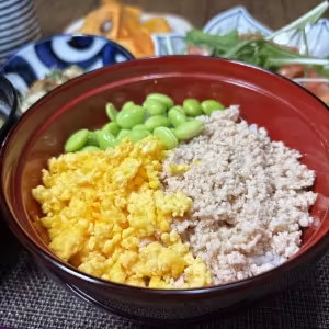 Chicken, Egg & Edamame rice bowl