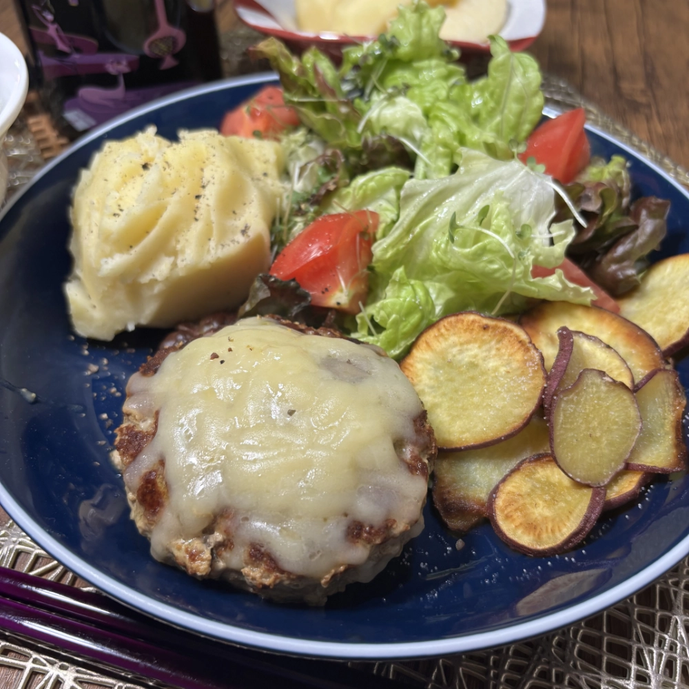 Curry-Flavored Cheese Hamburger